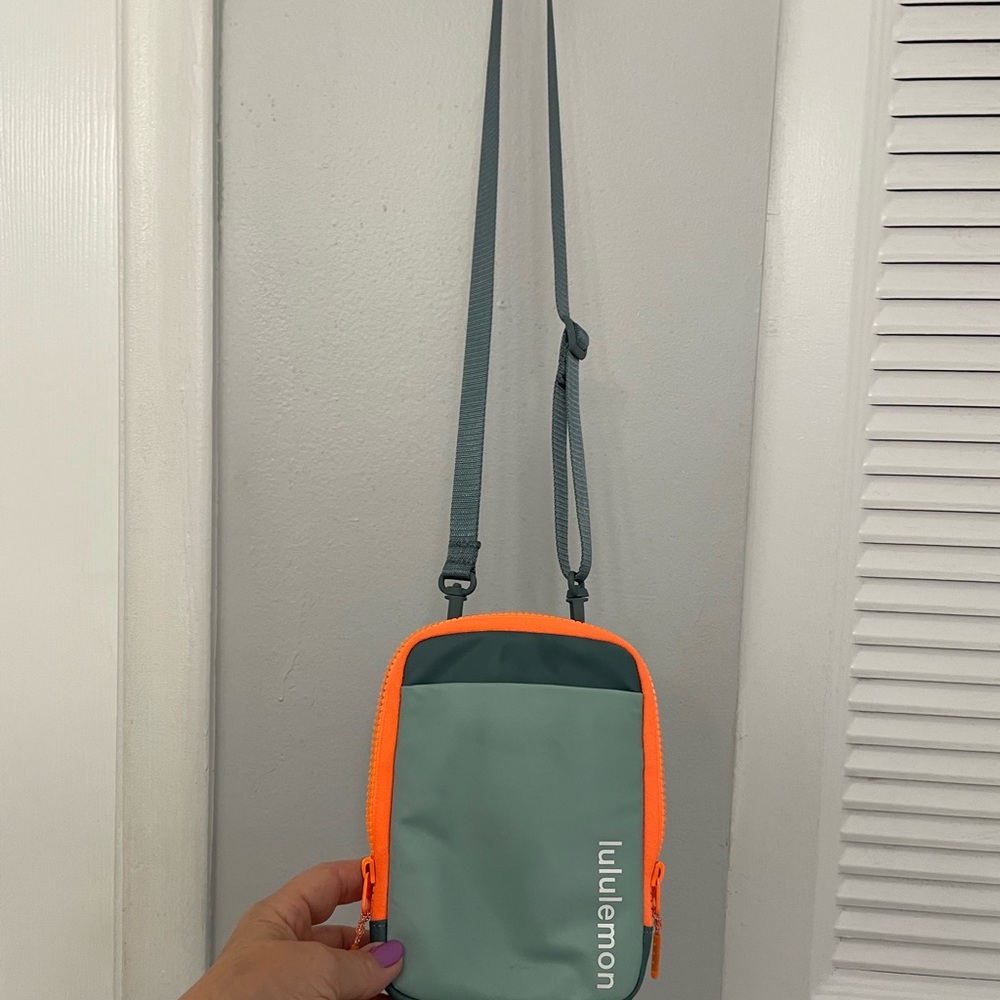 Lululemon Athletica Gray and Orange Belt Bag Compact and Versatile